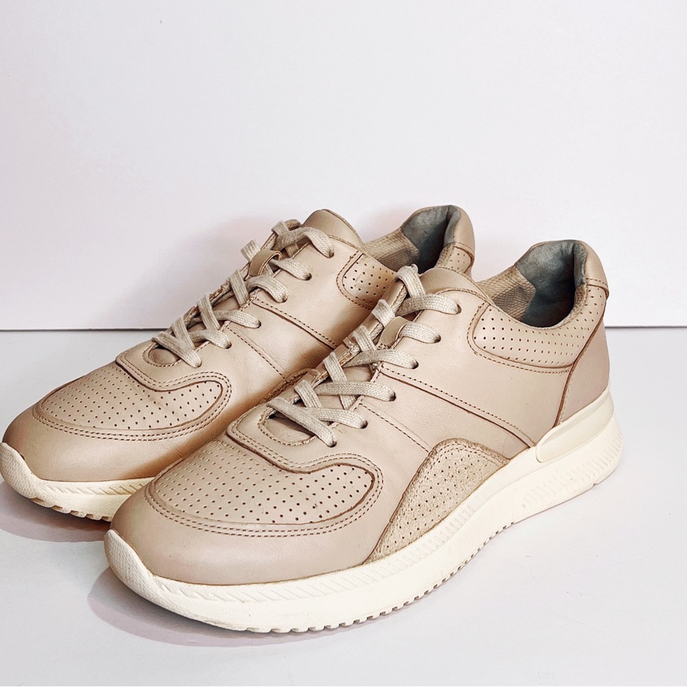 O by Everlane Unisex Trainer Classic Leather Sneaker Beige Womens 10 Mens 8